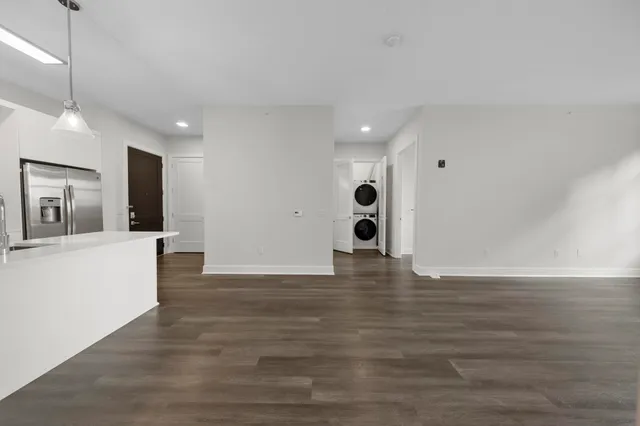 $3,700 | 121 34th Street, Unit 311, Union City, NJ 07087