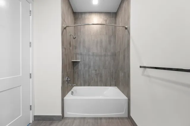 $3,700 | 121 34th Street, Unit 311, Union City, NJ 07087