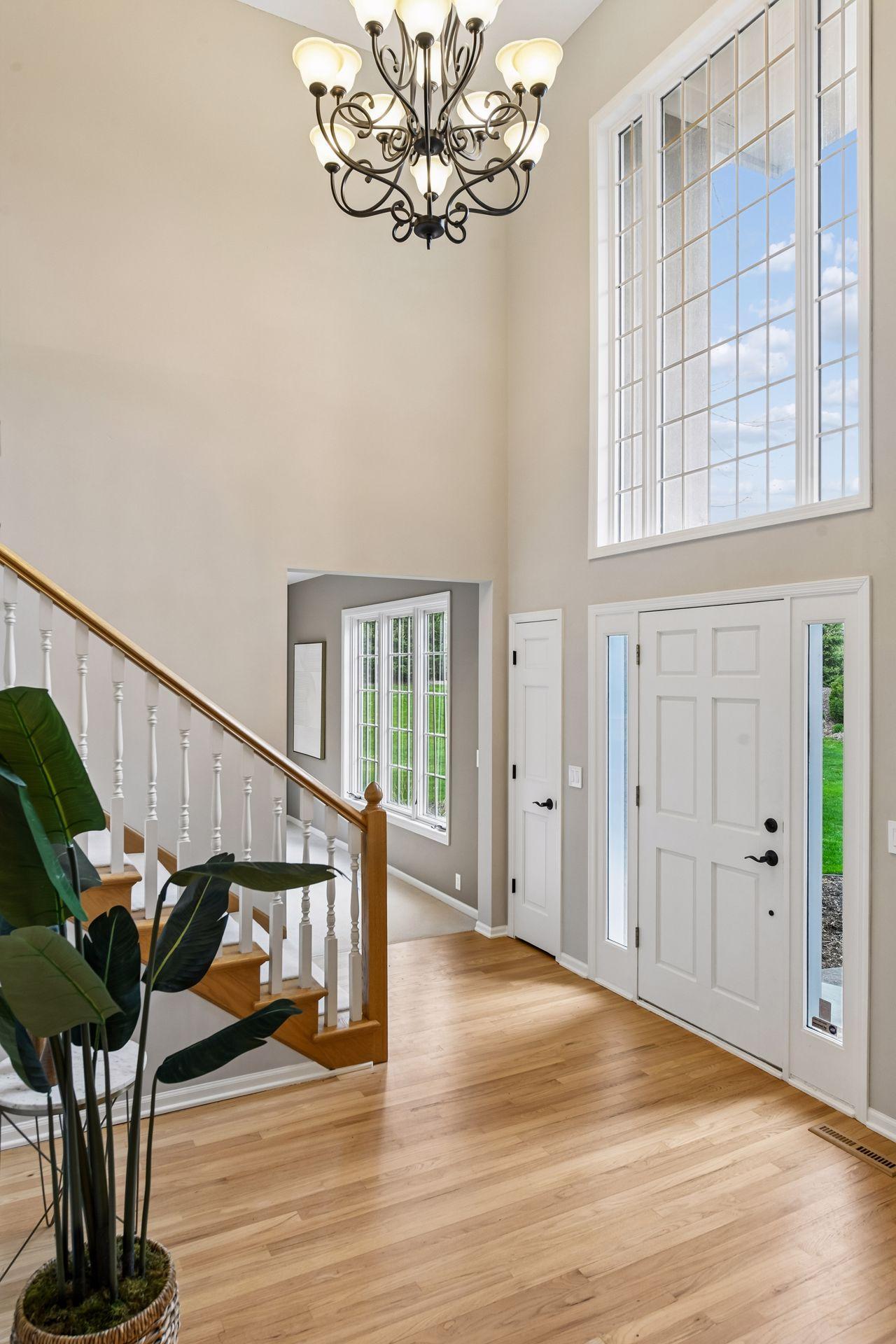 2301 Platwood Road Minnetonka, MN 55305 - Photo 4 of 58
