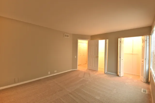 $1,850 | 1625 College Green Drive, Elgin, IL 60123