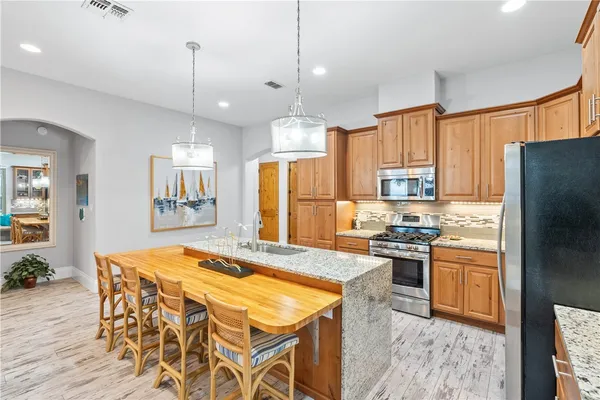 $624,500 | 1502 Royal Oaks Trail, Unit 1502, Rockport, TX 78382