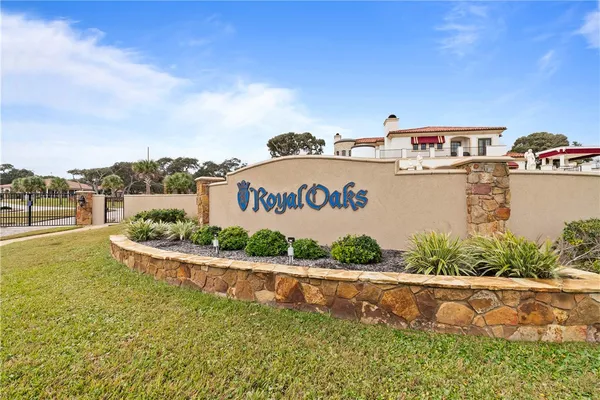 $624,500 | 1502 Royal Oaks Trail, Unit 1502, Rockport, TX 78382