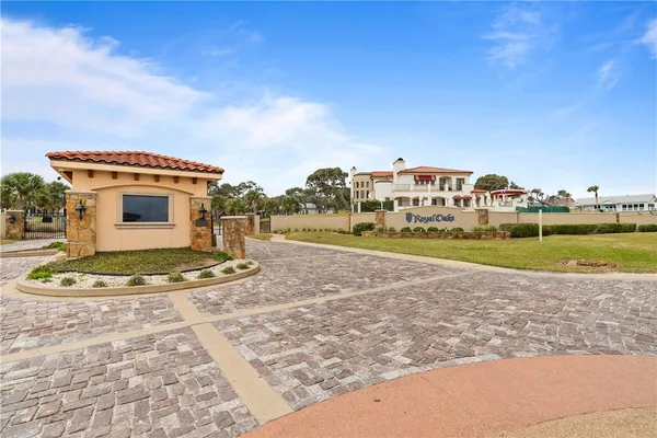 $624,500 | 1502 Royal Oaks Trail, Unit 1502, Rockport, TX 78382