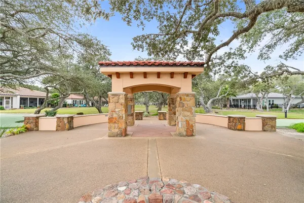 $624,500 | 1502 Royal Oaks Trail, Unit 1502, Rockport, TX 78382