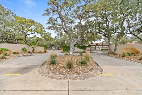 $624,500 | 1502 Royal Oaks Trail, Unit 1502, Rockport, TX 78382