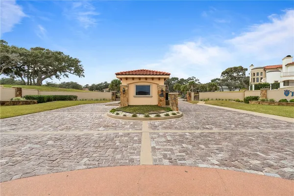 $624,500 | 1502 Royal Oaks Trail, Unit 1502, Rockport, TX 78382