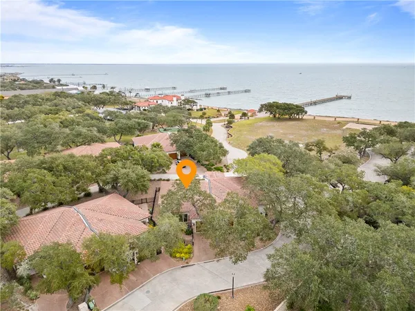 $624,500 | 1502 Royal Oaks Trail, Unit 1502, Rockport, TX 78382