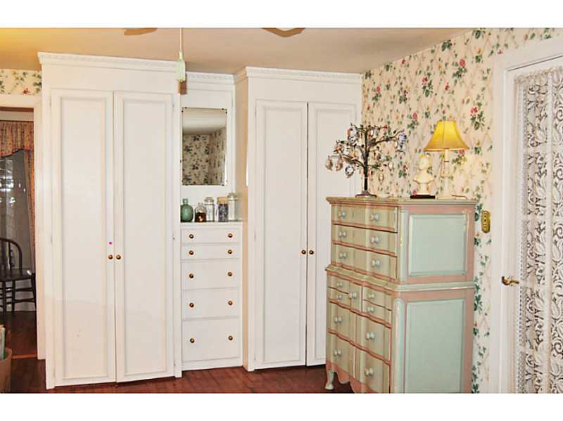 6 Sunset Road Bristol, RI 02809 - Photo 10 of 22 Master Bedroom. Double closets