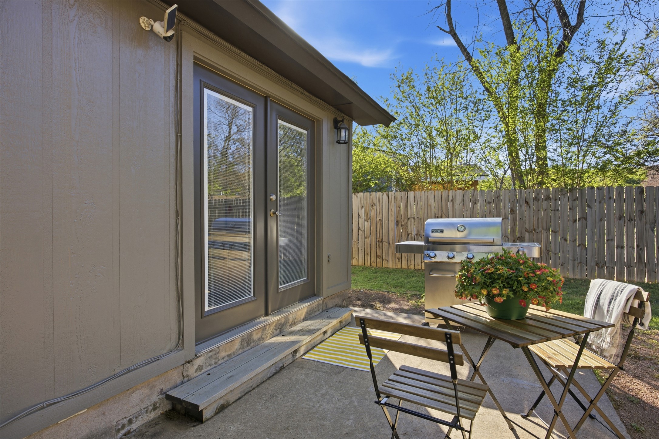 3200 Spaniel Drive Austin, TX 78759 - Photo 23 of 24 a view of a chairs and table in a patio