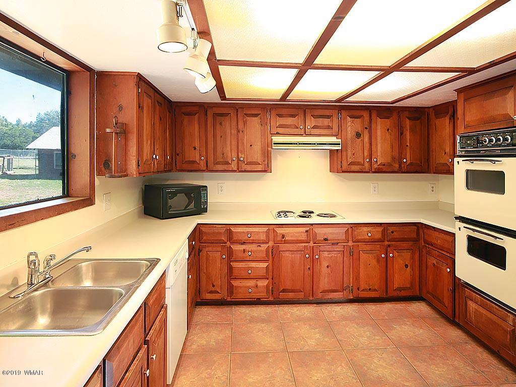 9298 Grizzly Bear Road Pinetop, AZ 85935 - Photo 18 of 39