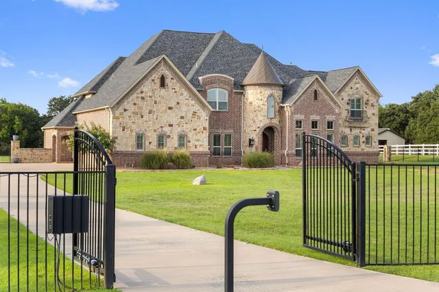 $2,025,000 | 1311 Appaloosa Circle, Bartonville, TX 76226