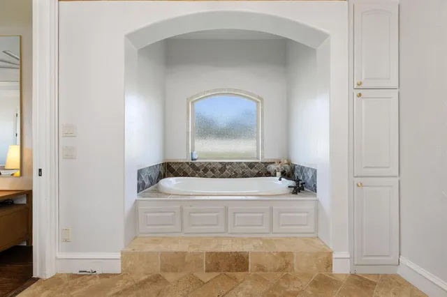 $2,025,000 | 1311 Appaloosa Circle, Bartonville, TX 76226