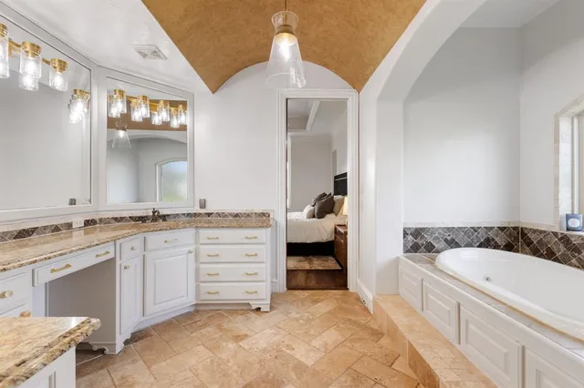 $2,025,000 | 1311 Appaloosa Circle, Bartonville, TX 76226