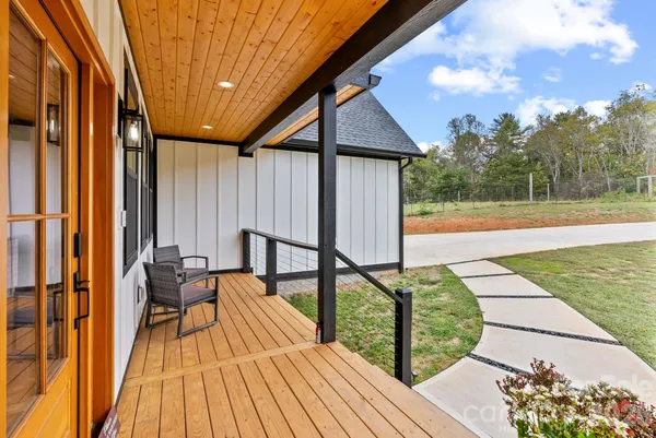 $699,000 | 5 Agape Acrs Drive, Leicester, NC 28748