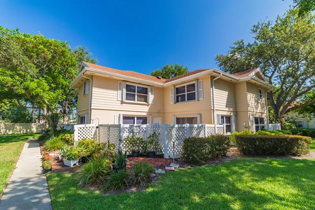 $2,900 | 8129 Sedgewick Court, Unit 29A, Lake Clarke Shores, FL 33406