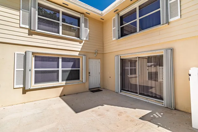 $2,900 | 8129 Sedgewick Court, Unit 29A, Lake Clarke Shores, FL 33406