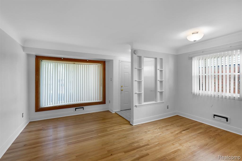 347 Amherst Street Inkster, MI 48141 - Photo 13 of 38