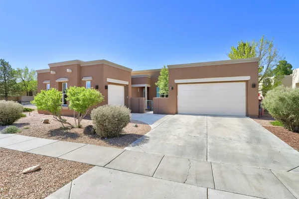 $897,000 | 130 East Chili Line Road, Santa Fe, NM 87508