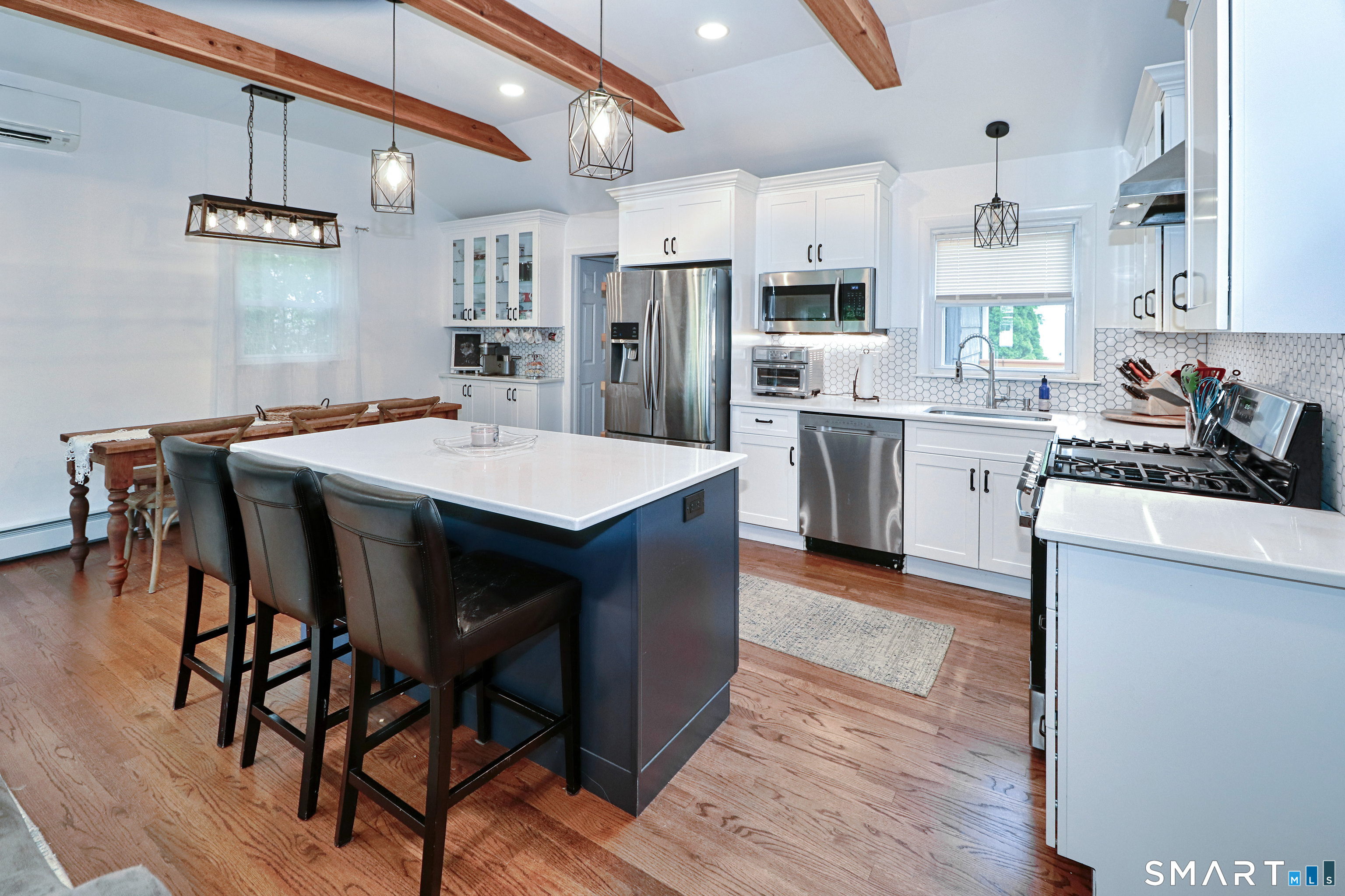 163 Windsor Road Fairfield, CT 06824 - Photo 5 of 31