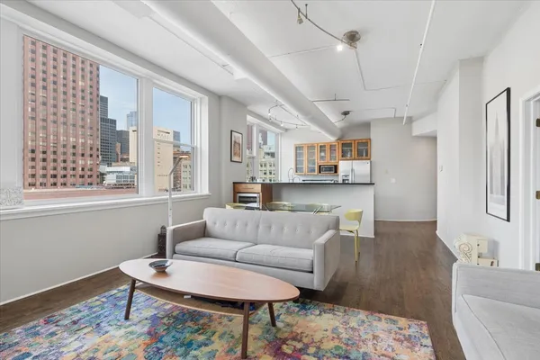$439,000 | 161 West Harrison Street, Unit 901, Chicago, IL 60605