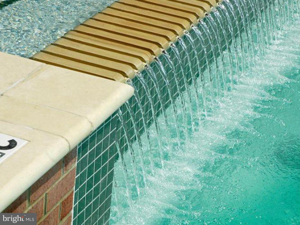 414 Water Street, Unit 2315 Baltimore, MD 21202 - Photo 30 of 31 Great waterfall feature in pool