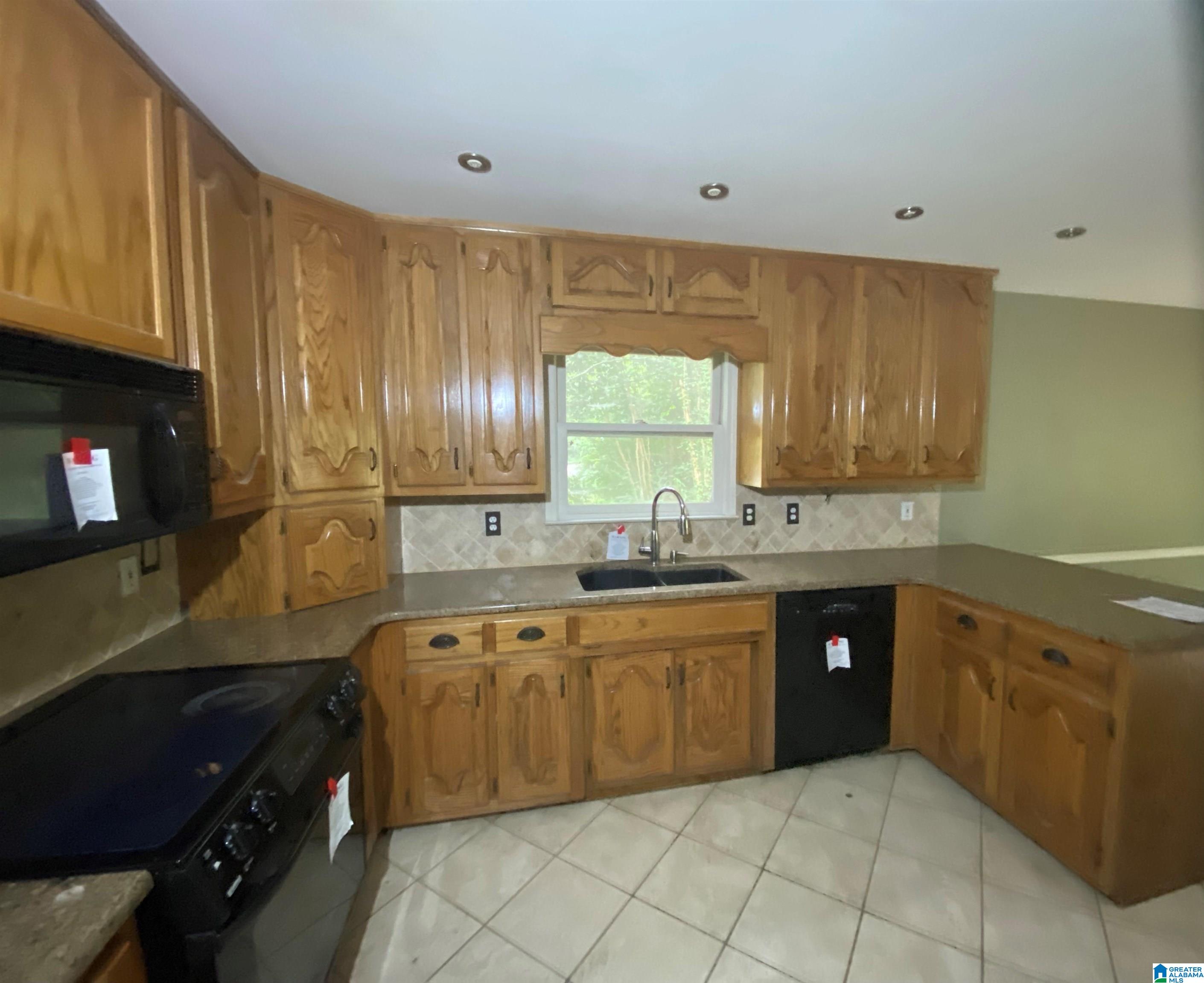 6257 Canterbury Road Pinson, AL 35126 - Photo 2 of 66