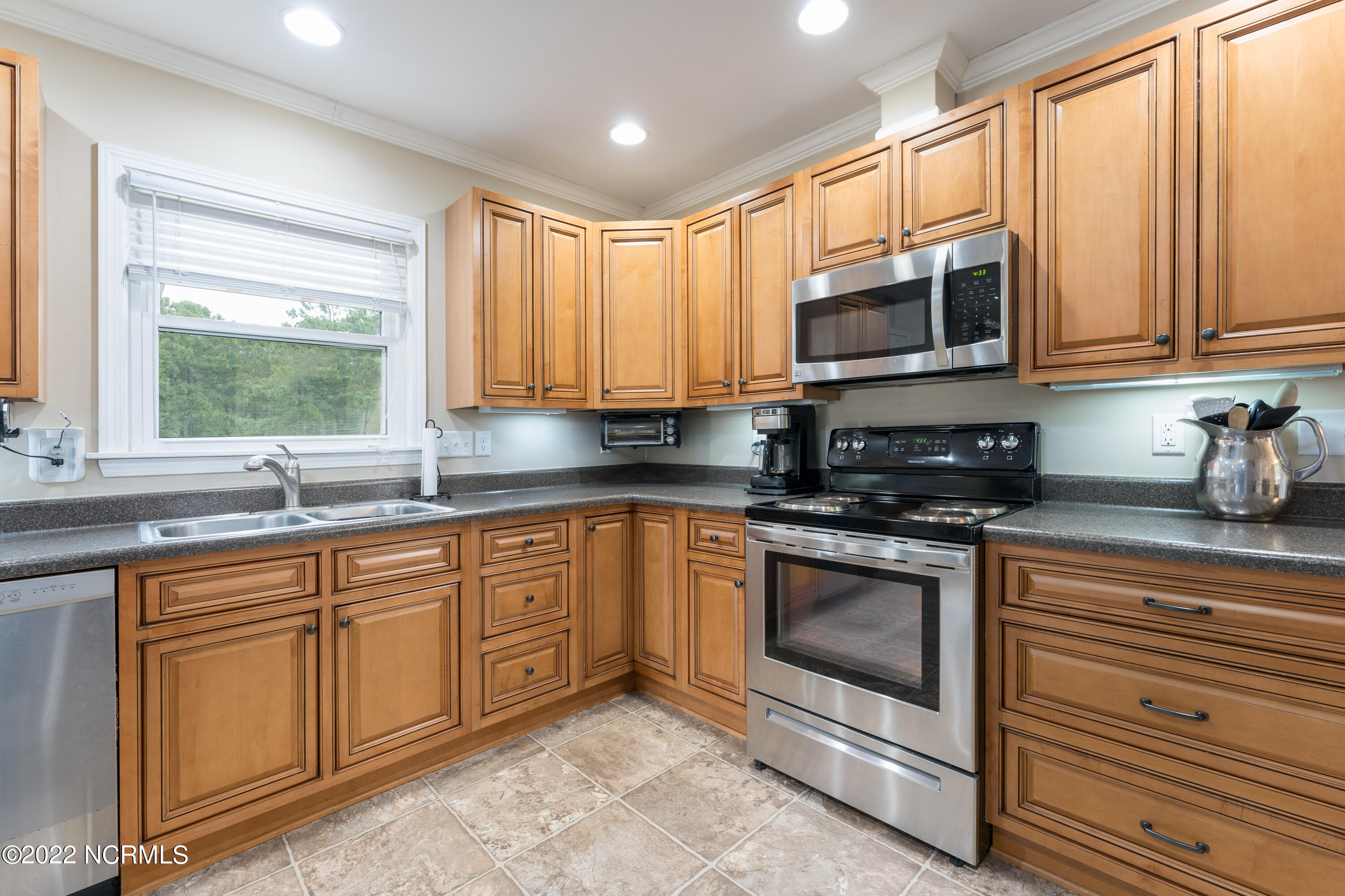 5301 Peden Point Road Wilmington, NC 28409 - Photo 14 of 40 Kitchen picture 2