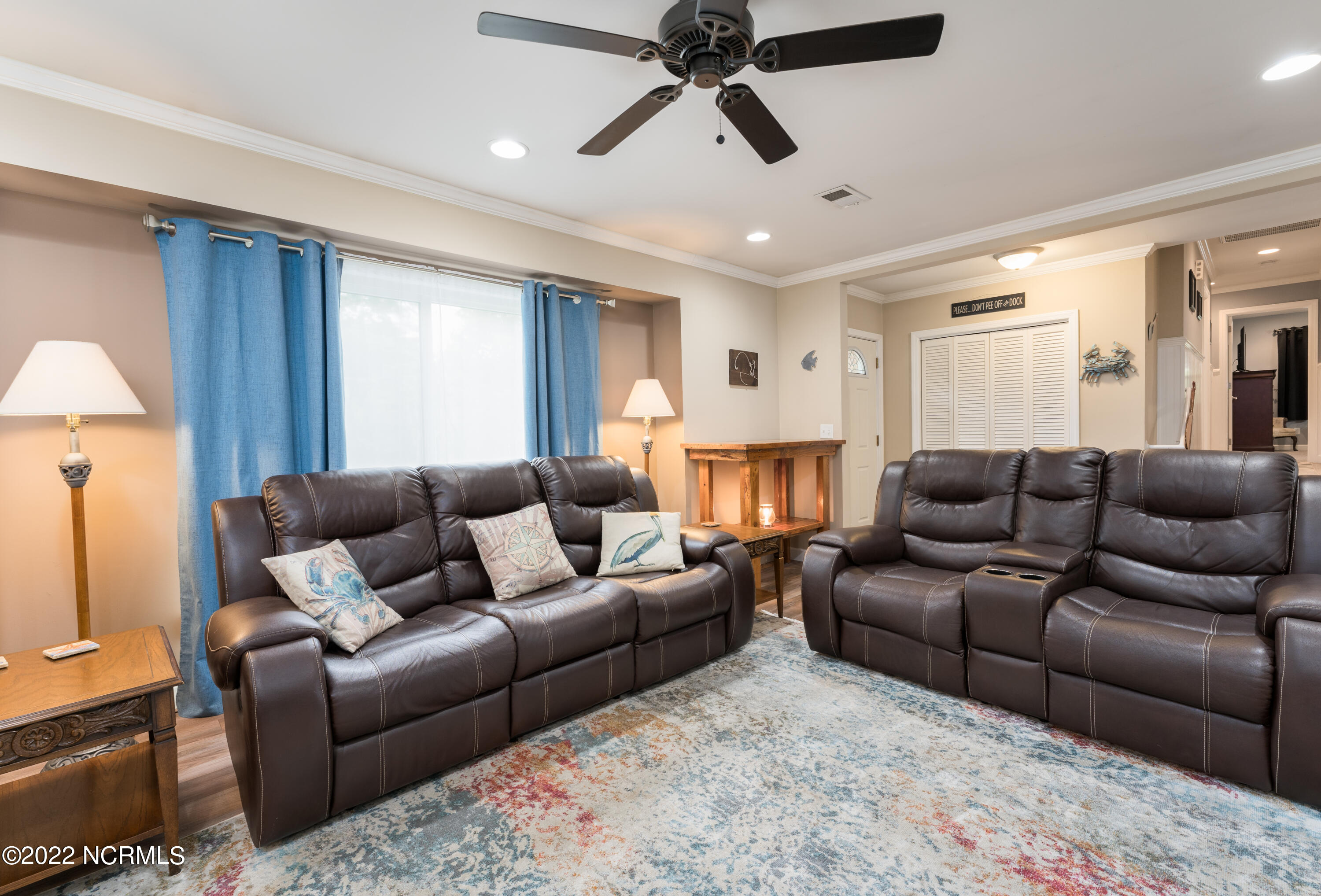 5301 Peden Point Road Wilmington, NC 28409 - Photo 8 of 40 Living Room