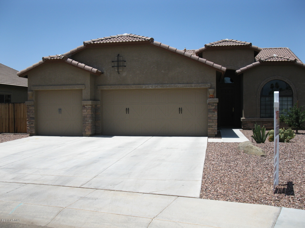 976 South Del Rio Court Apache Junction, AZ 85119 - Photo 1 of 27 Front