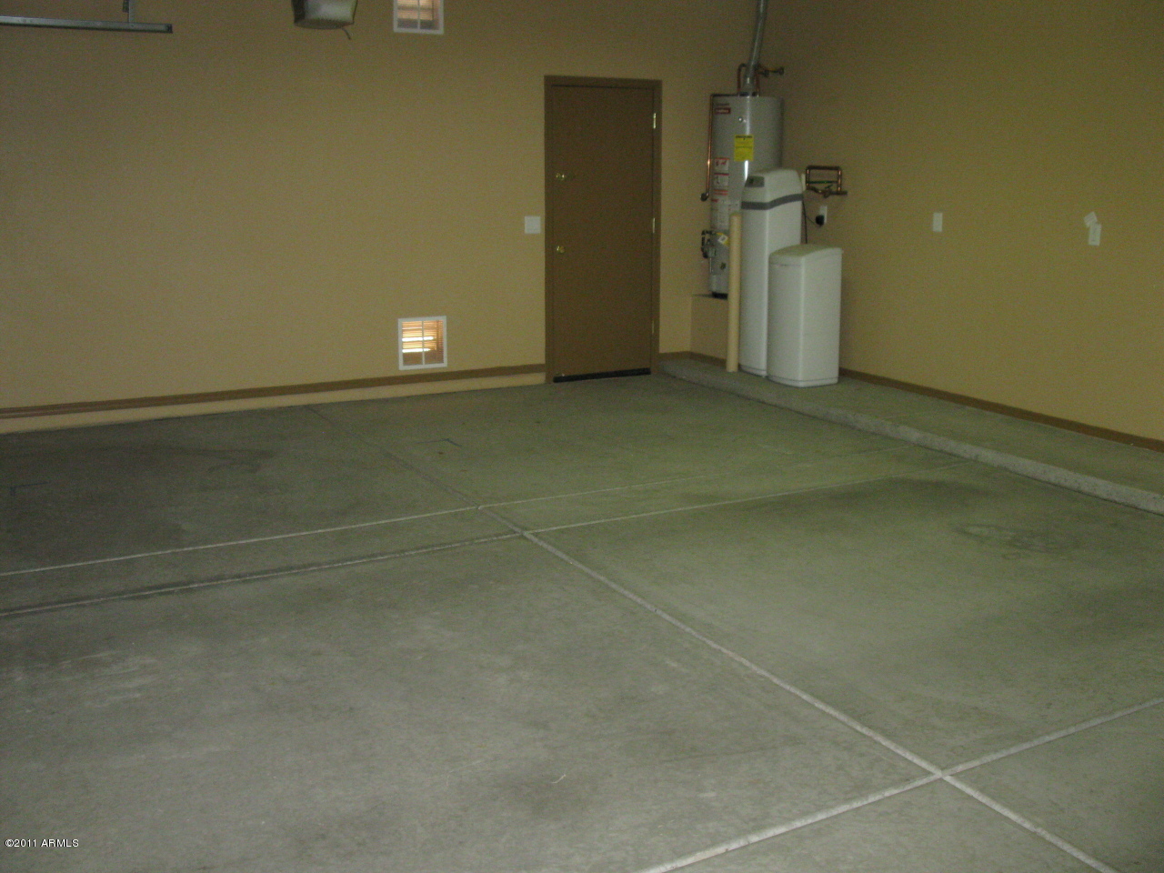 976 South Del Rio Court Apache Junction, AZ 85119 - Photo 23 of 27 Garage