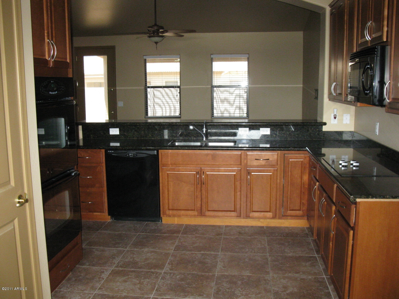 976 South Del Rio Court Apache Junction, AZ 85119 - Photo 5 of 27 Kitchen