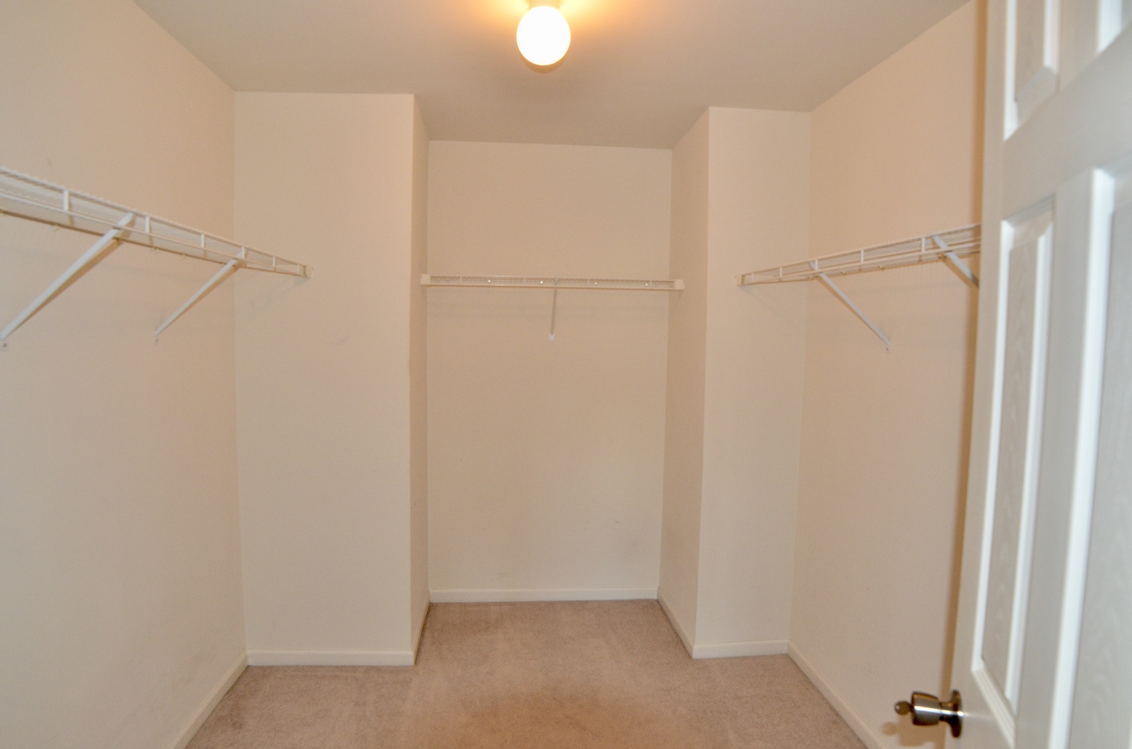 423 Azalea Street Elgin, IL 60124 - Photo 11 of 21 a view of an empty room
