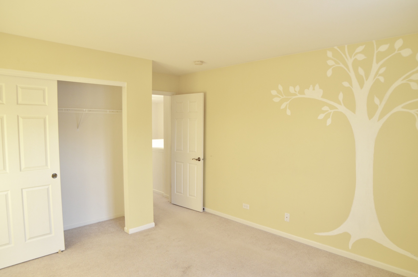 423 Azalea Street Elgin, IL 60124 - Photo 18 of 21 a view of an empty room