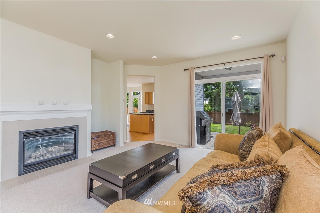 5123 Northeast 4th Court Renton, WA 98059 - Photo 2 of 25 Gallery Image 2