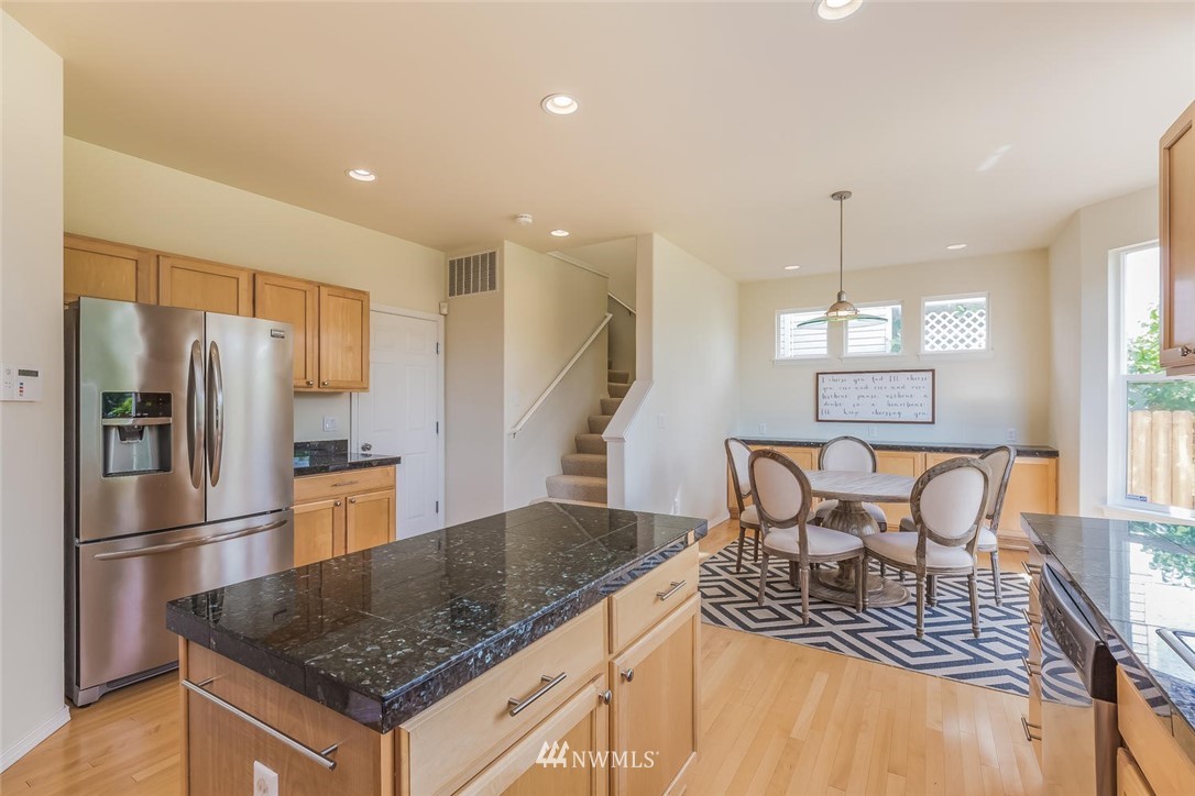 5123 Northeast 4th Court Renton, WA 98059 - Photo 6 of 25 Gallery Image 6
