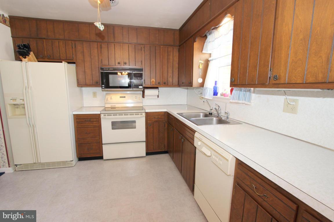 244 Zartman Mill Road Lititz, PA 17543 - Photo 7 of 22