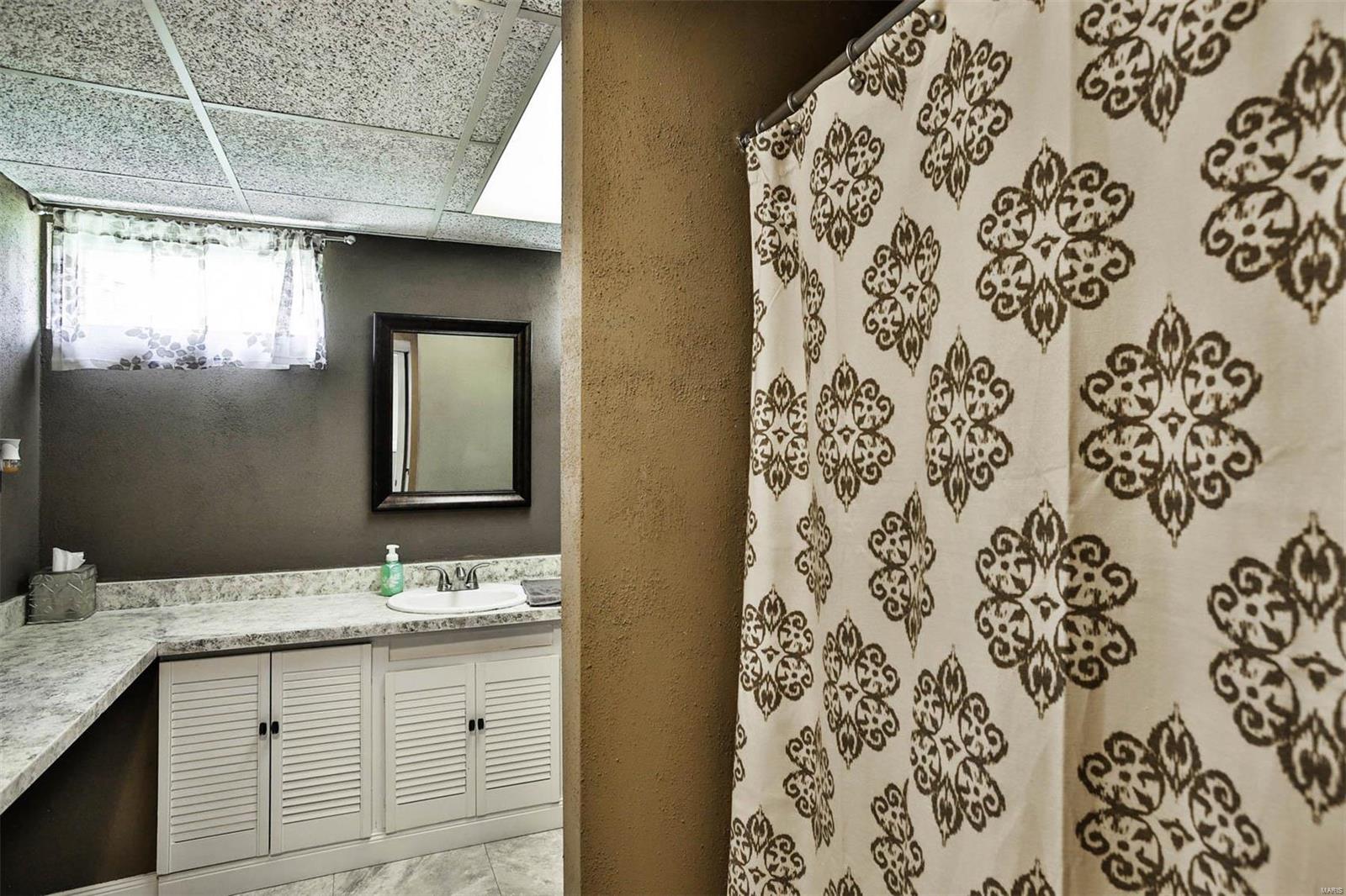 5787 Hempline Road St. Louis, MO 63129 - Photo 24 of 27