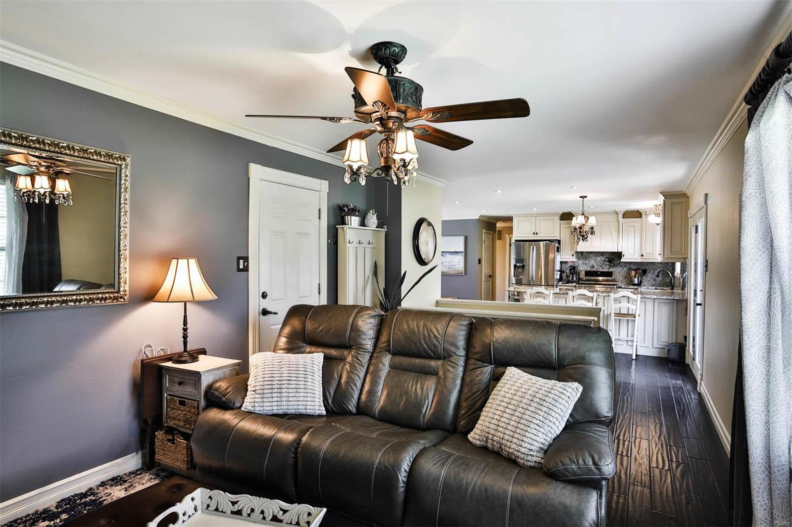 5787 Hempline Road St. Louis, MO 63129 - Photo 8 of 27
