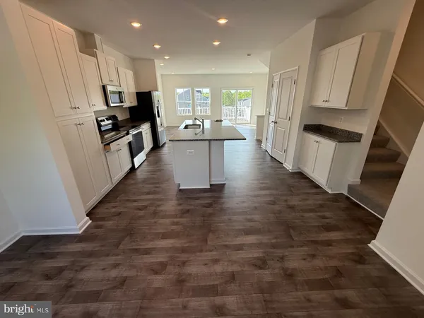$2,350 | 36106 Wilderness Shores Way, Locust Grove, VA 22508
