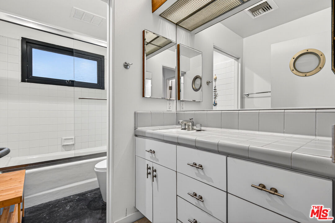 11 Voyage Street Marina del Rey, CA 90292 - Photo 25 of 36