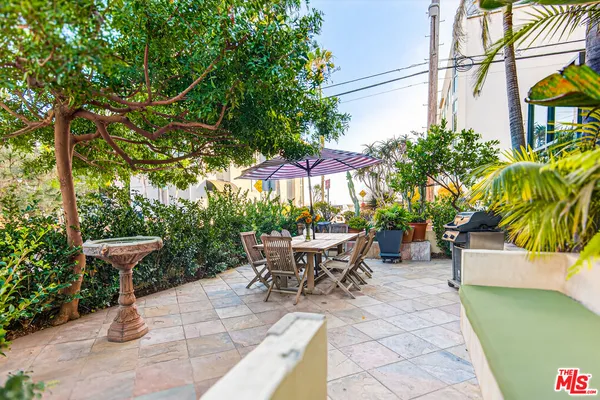 $12,999 | 11 Voyage Street, Marina del Rey, CA 90292