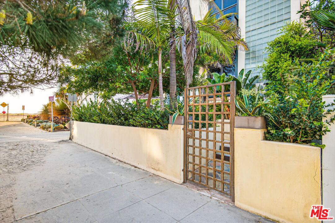 11 Voyage Street Marina del Rey, CA 90292 - Photo 31 of 36