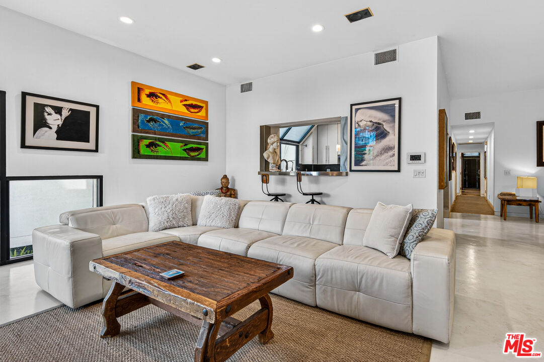 11 Voyage Street Marina del Rey, CA 90292 - Photo 8 of 36