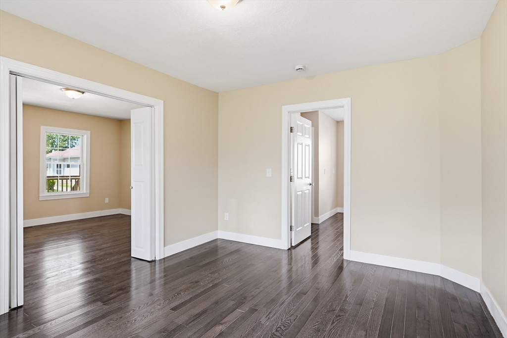 53 Devens Street Springfield, MA 01151 - Photo 10 of 40