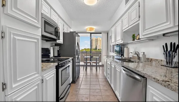 $5,000 | 3400 North Ocean Drive, Unit 405, Singer Island, FL 33404