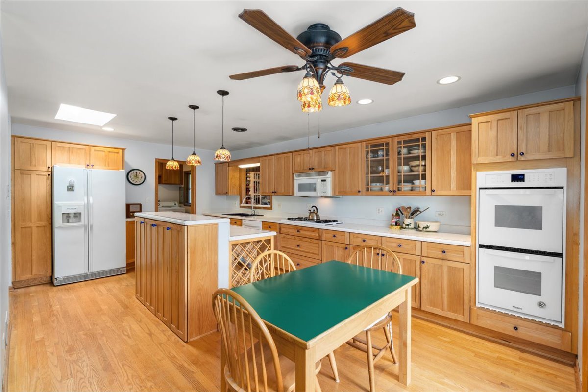 147 South Rohlwing Road Palatine, IL 60074 - Photo 11 of 46 Gallery Image 11
