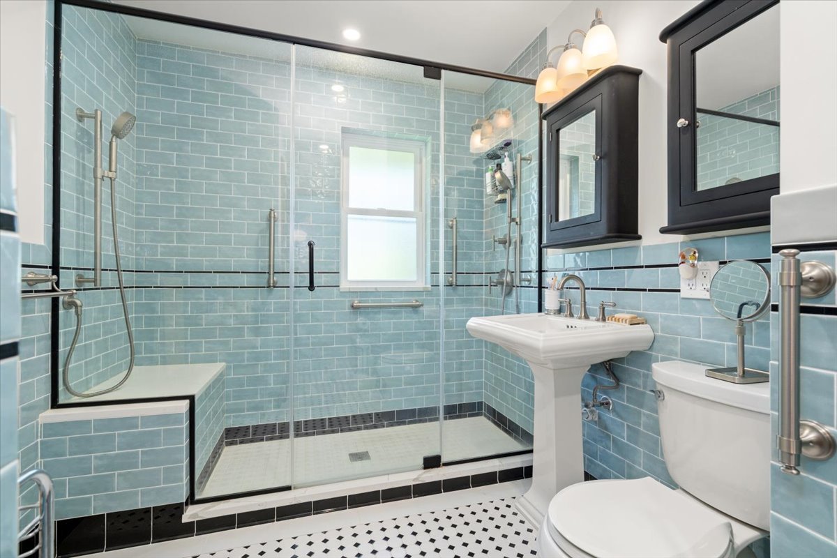 147 South Rohlwing Road Palatine, IL 60074 - Photo 19 of 46 Gallery Image 19