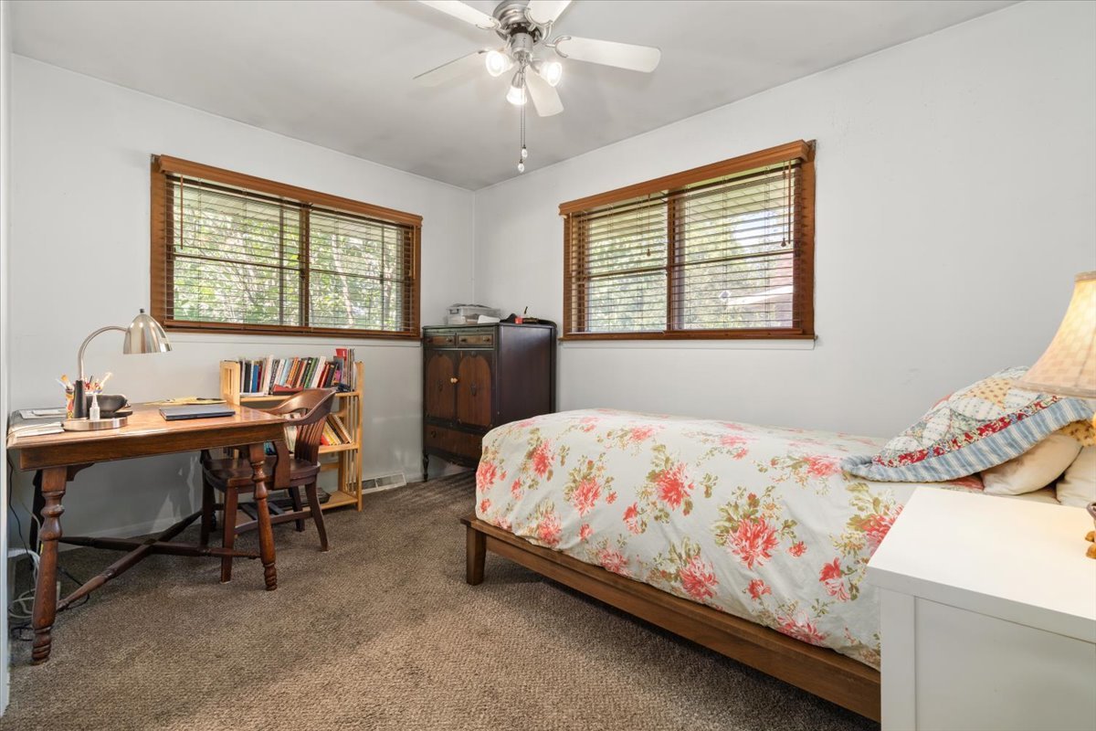 147 South Rohlwing Road Palatine, IL 60074 - Photo 20 of 46 Gallery Image 20