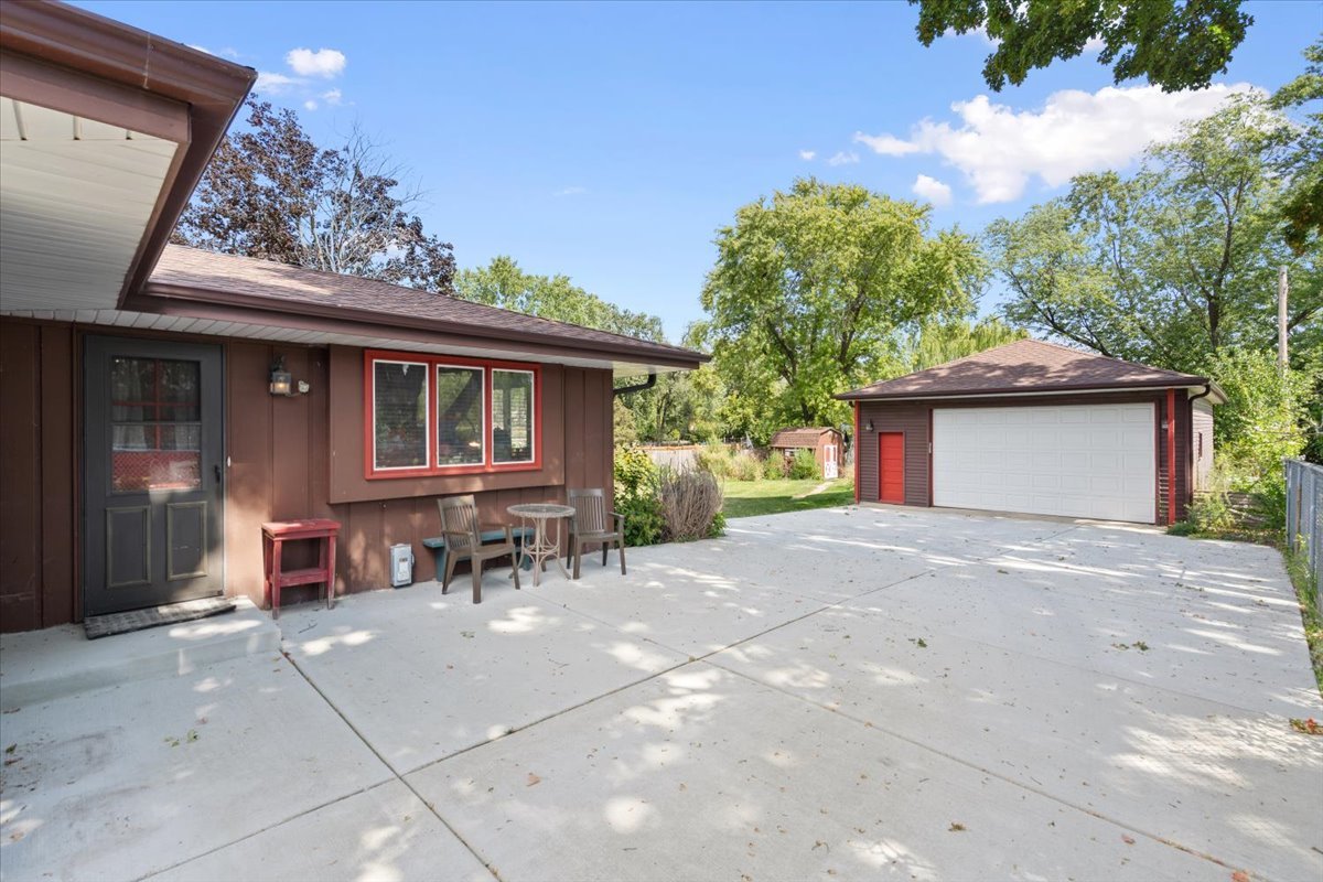 147 South Rohlwing Road Palatine, IL 60074 - Photo 26 of 46 Gallery Image 26