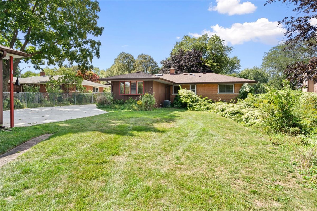 147 South Rohlwing Road Palatine, IL 60074 - Photo 33 of 46 Gallery Image 33